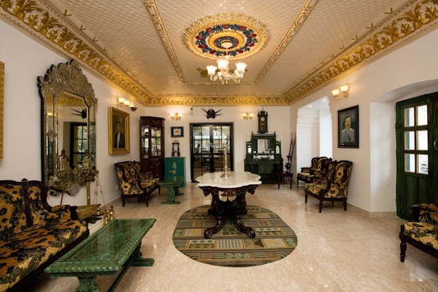 Which is the Top Luxury Home Décor Designer?