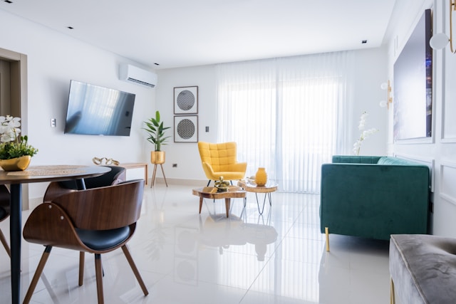 How Do I Identify Top Luxury Home Décor Brands?